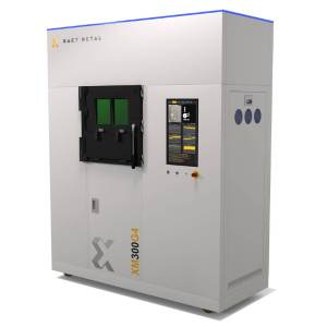Архивное официальное изображение семейства XM300G со страницы Xact Metal (файл 2023 года). Оно иллюстрирует семейство оборудования, а не подтверждает поставку версии 2026 года.
